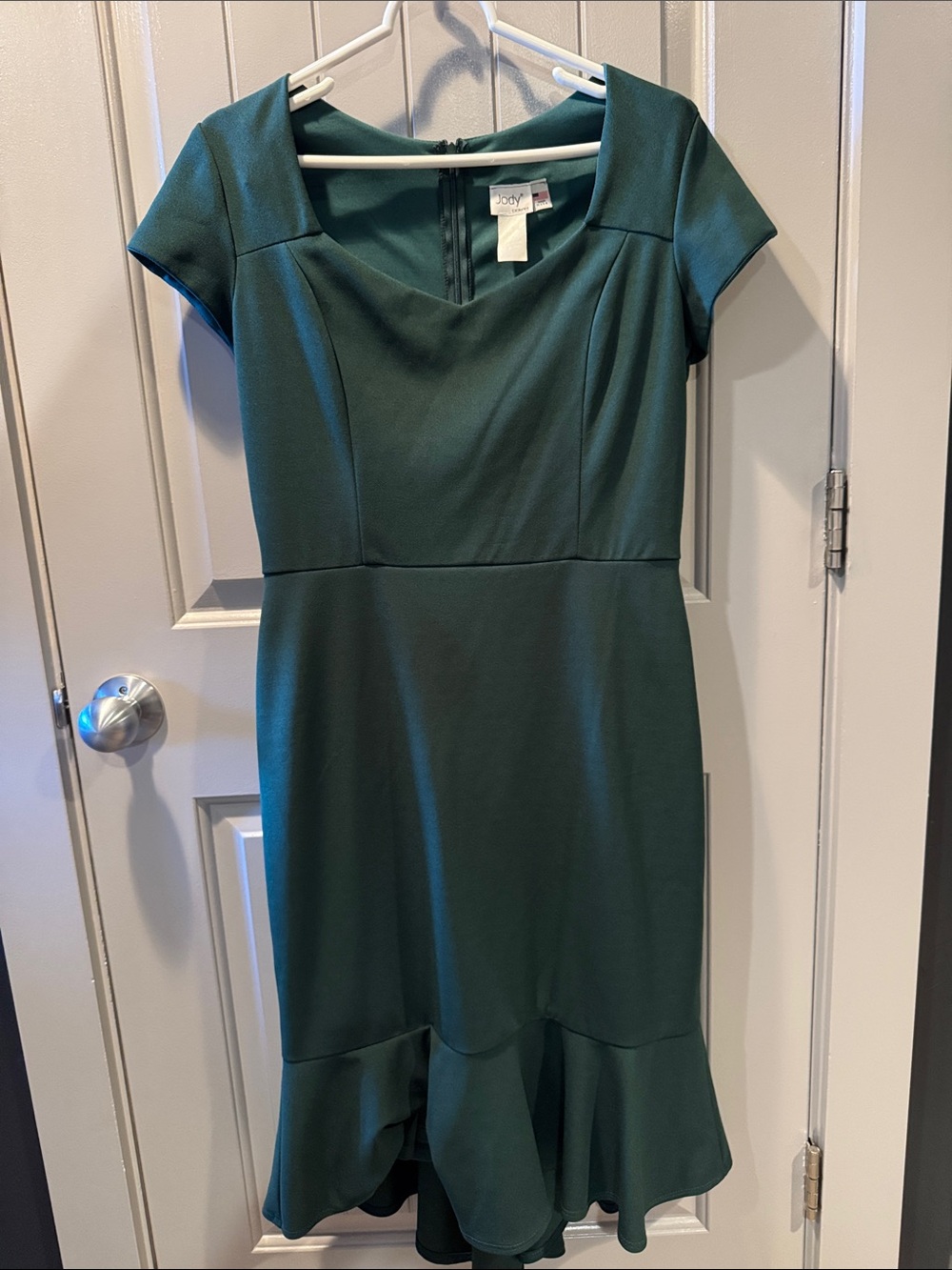 Jody Emerald Green Cap-Sleeve Sheath Dress with Flounce Hem